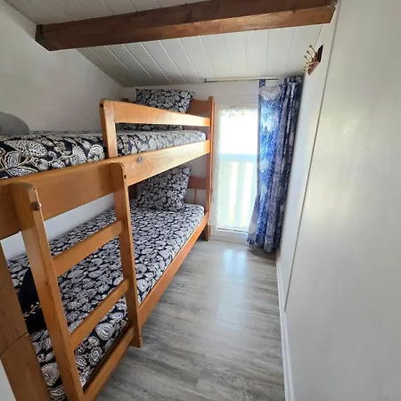 Guest house Santolines : Charmante Maisonnette Avec Piscine Proche Etang