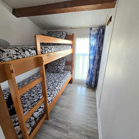 Casa de hóspedes Santolines : Charmante Maisonnette Avec Piscine Proche Etang