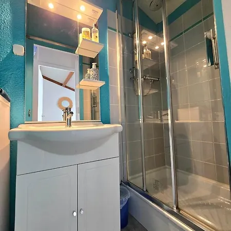 Santolines : Charmante Maisonnette Avec Piscine Proche Etang Guest house *