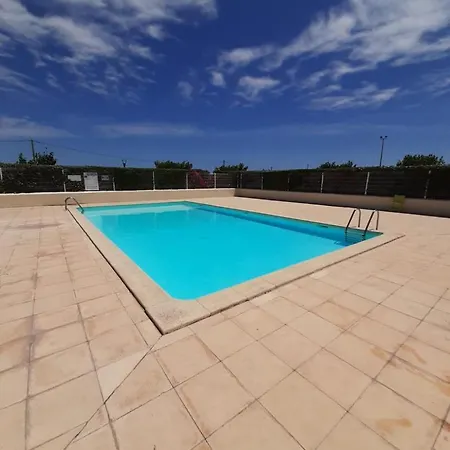 Guest house Santolines : Charmante Maisonnette Avec Piscine Proche Etang