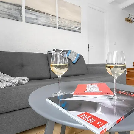 Petit Cocon, Parking Et Piscine A Pensjonat