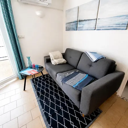 Pensjonat Petit Cocon, Parking Et Piscine A Marseillan (Herault)
