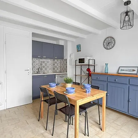 Petit Cocon, Parking Et Piscine A Marseillan (Herault)