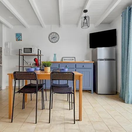 Petit Cocon, Parking Et Piscine A Pensjonat